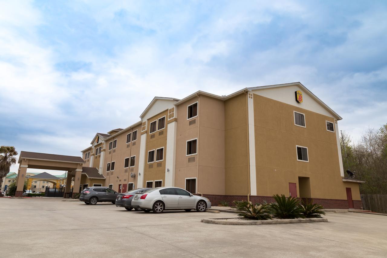 Red Lion Inn & Suites Iah Airport East Humble Exterior photo